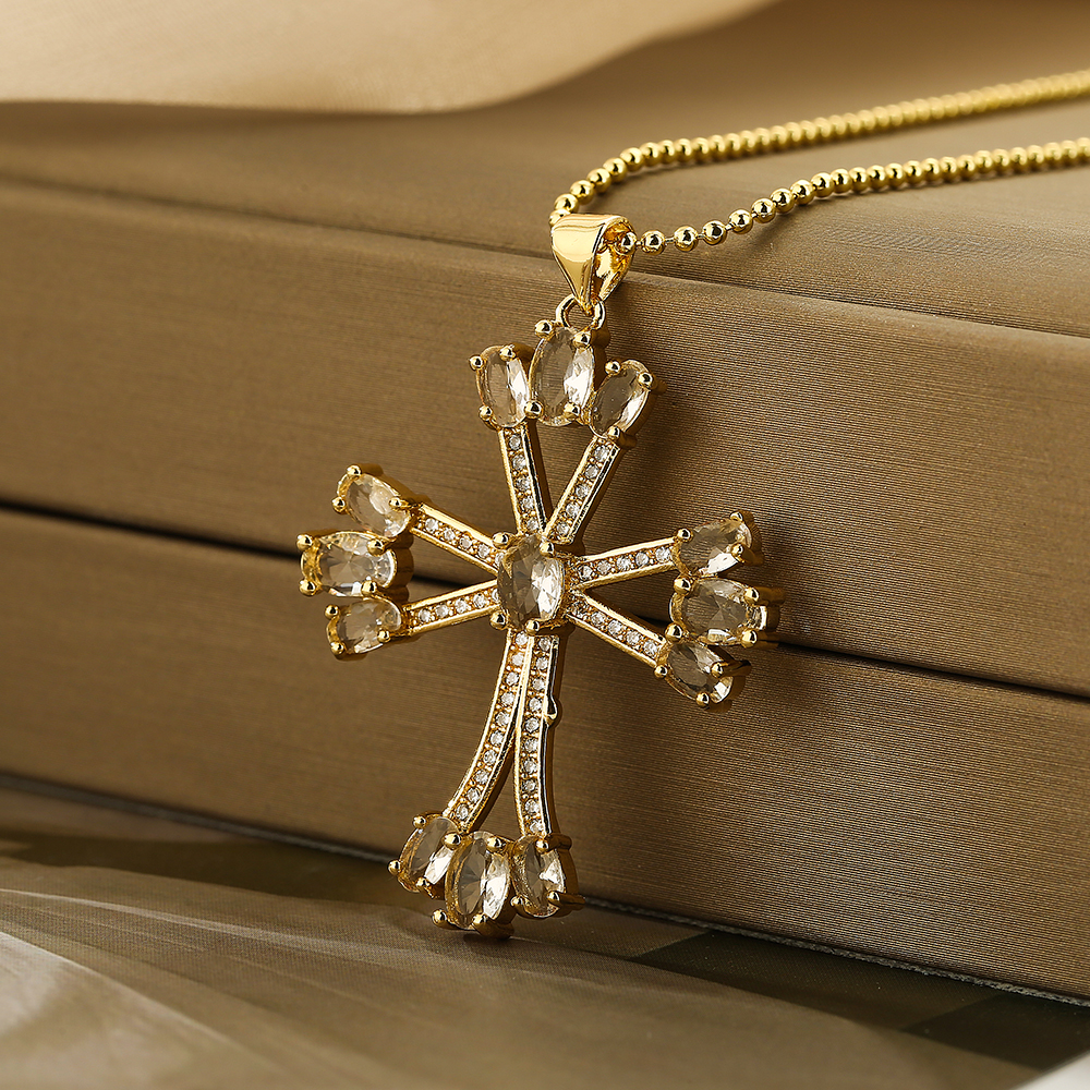 Retro Simple Style Cross Copper Plating Inlay Zircon 18k Gold Plated Pendant Necklace display picture 5