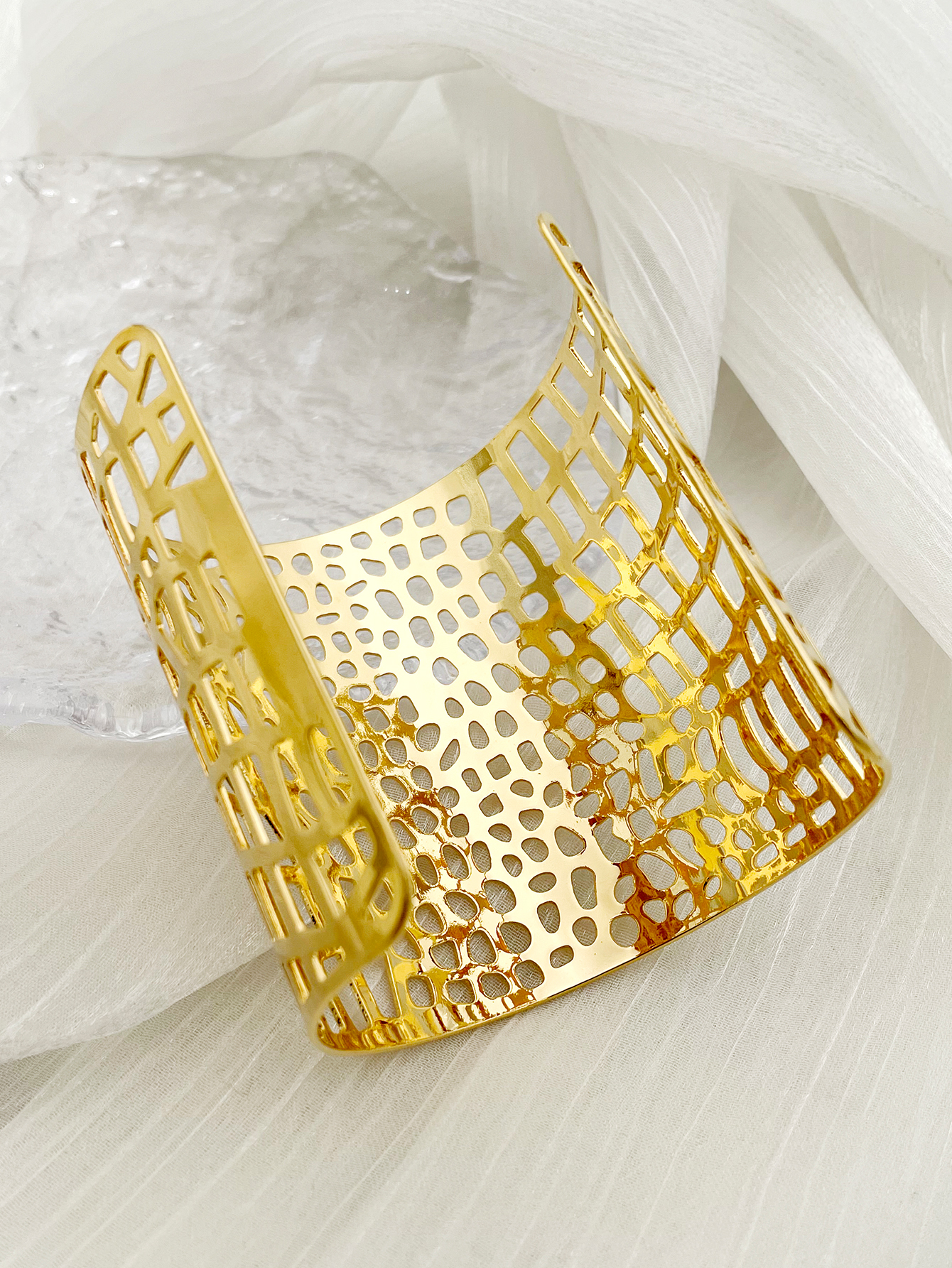 Classic Style Streetwear Irregular 304 Stainless Steel 14K Gold Plated Cuff Bracelets In Bulk display picture 2