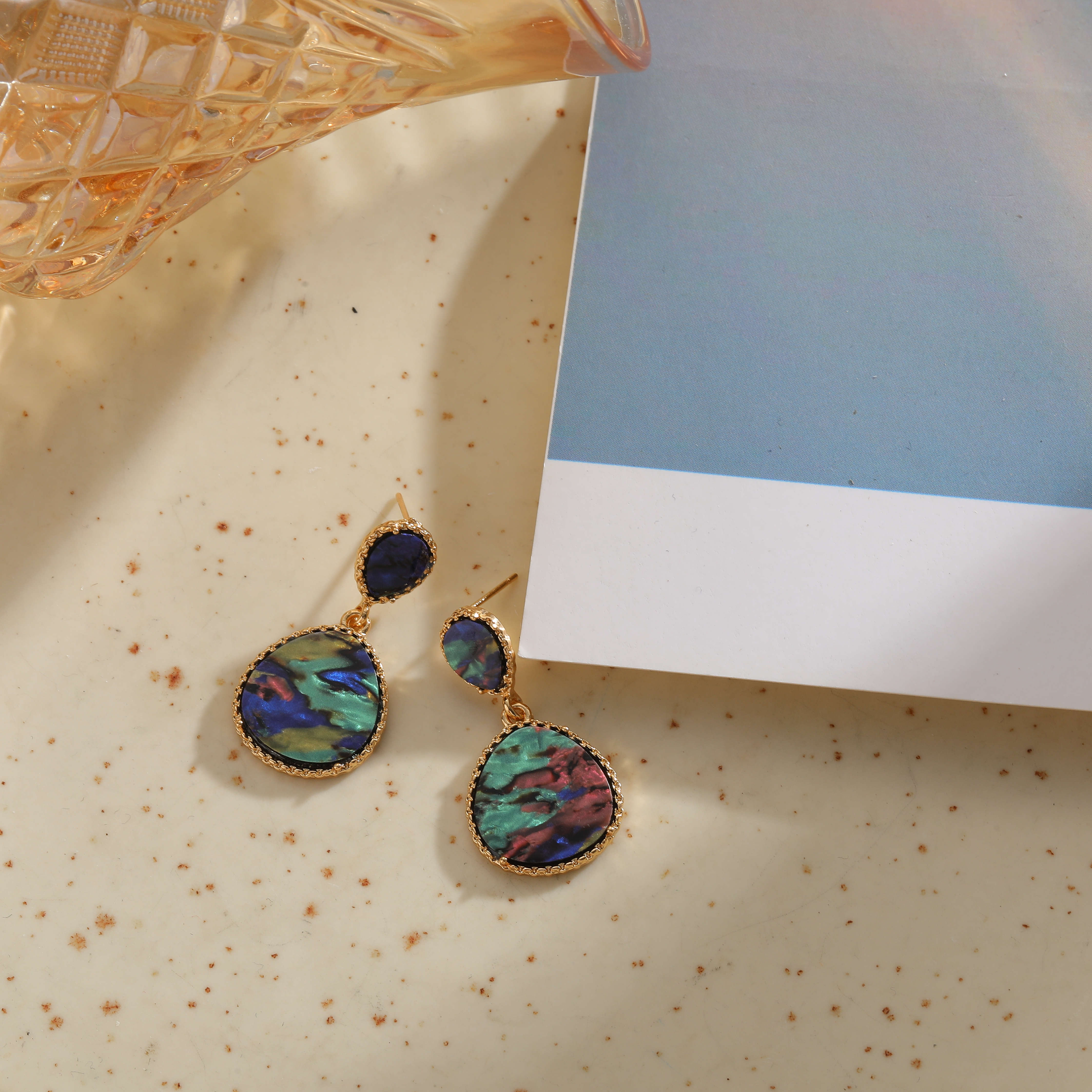 1 Pair Vintage Style Leaf Water Droplets Enamel Inlay Alloy Natural Stone Shell Drop Earrings display picture 3