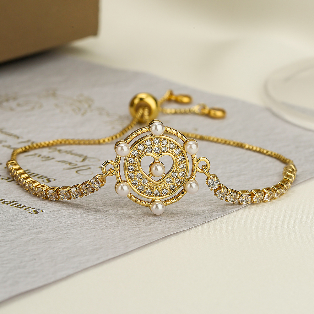 Style Simple Commuer Forme De Cœur Le Cuivre Plaqué Or 18k Perles Artificielles Zircon Bracelets En Masse display picture 3