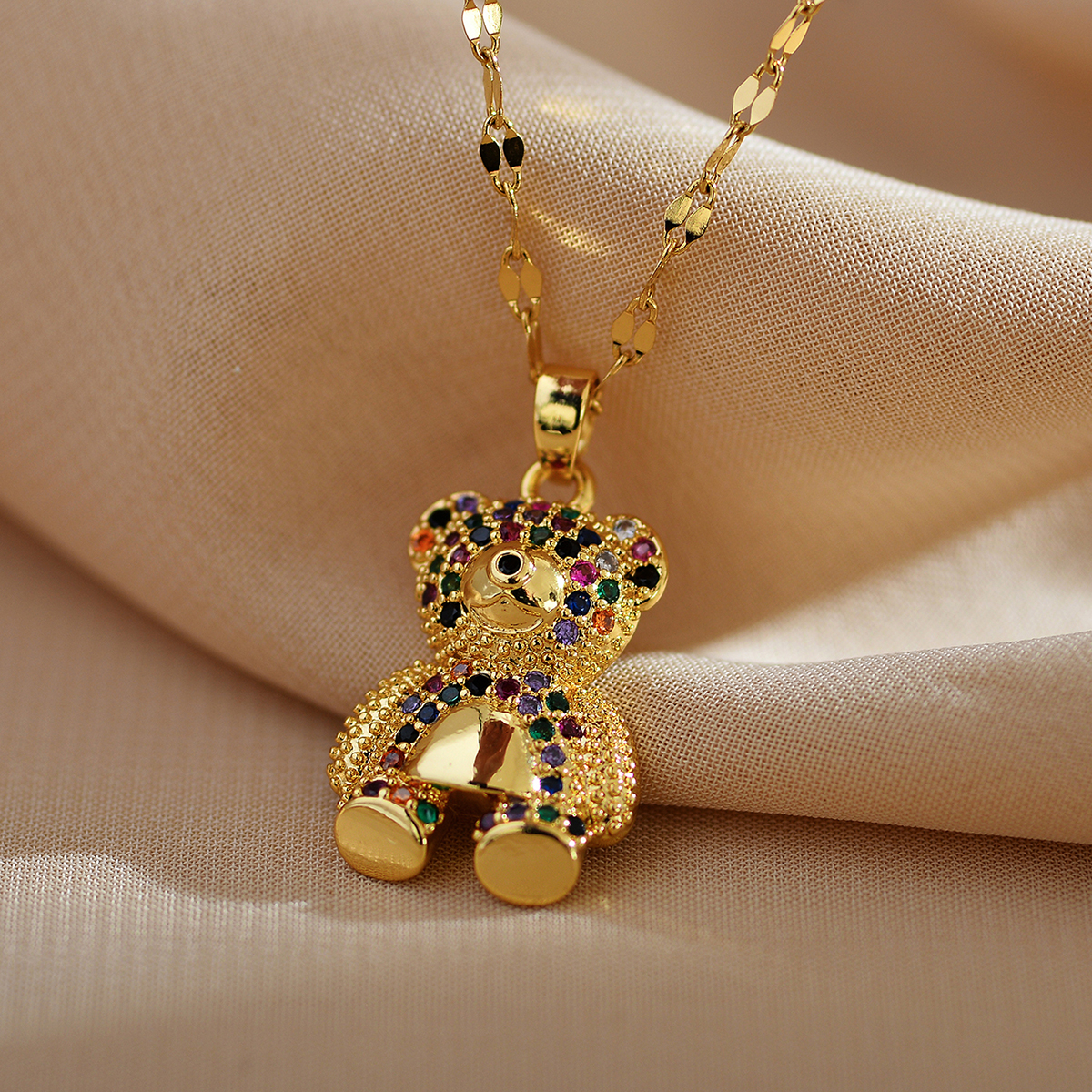 Cute Simple Style Bear Titanium Steel Copper Plating Inlay Zircon Gold Plated Pendant Necklace display picture 5