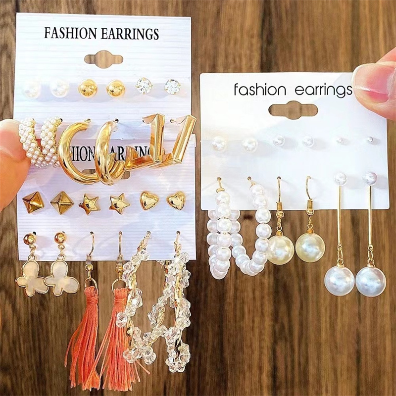 1 Set Casual Modern Style Round Heart Shape Butterfly Enamel Plating Inlay Arylic Alloy Metal Rhinestones Pearl Zircon 18k Gold Plated Gold Plated Silver Plated Earrings display picture 15