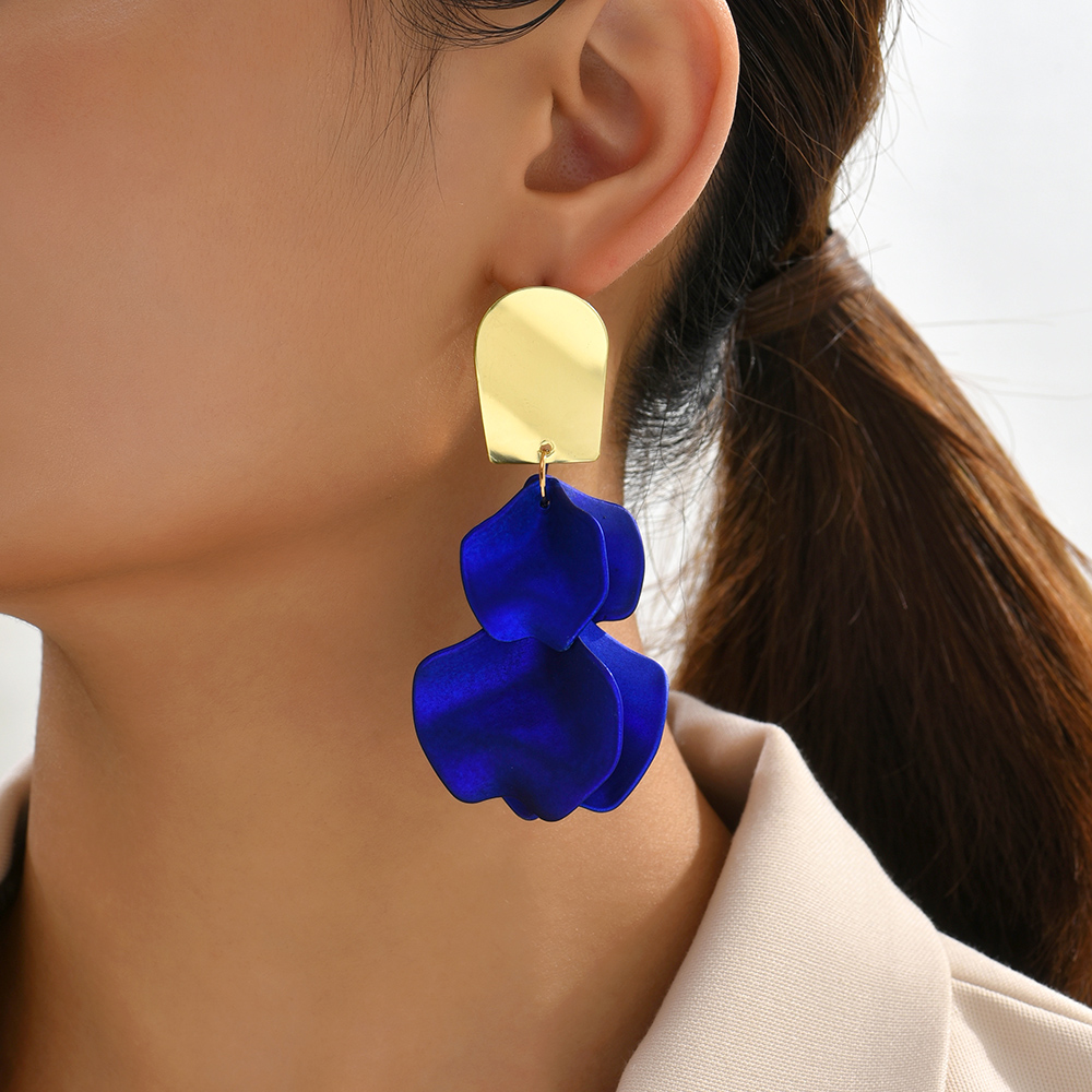 1 Pair Elegant Luxurious Sweet Petal Alloy Dangling Earrings display picture 7