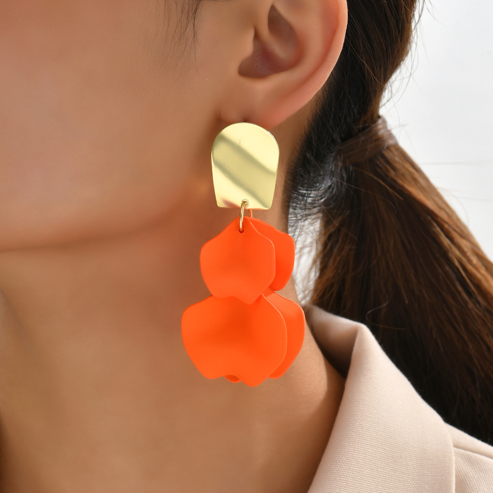 1 Pair Elegant Luxurious Sweet Petal Alloy Dangling Earrings display picture 9