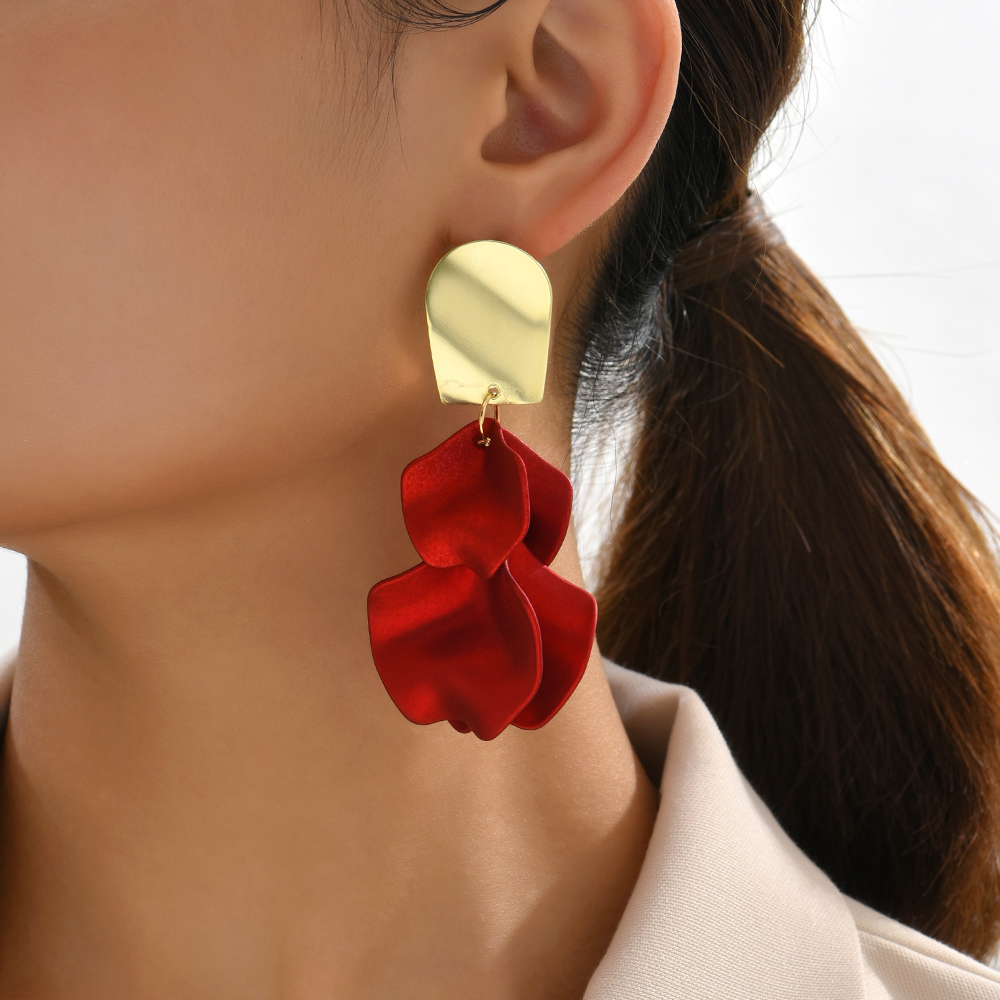 1 Pair Elegant Luxurious Sweet Petal Alloy Dangling Earrings display picture 11