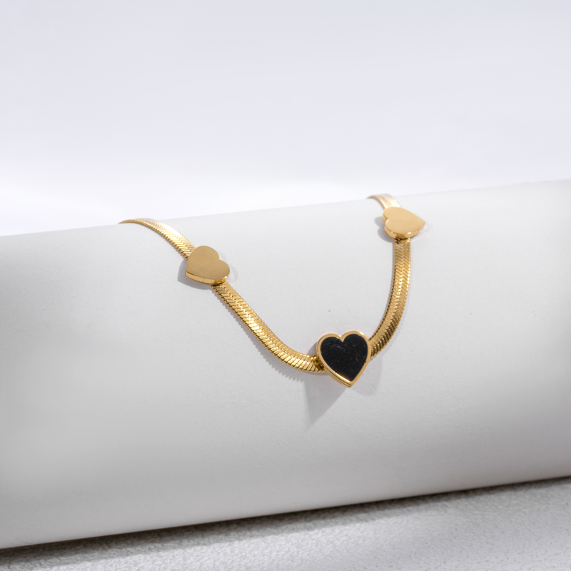 Simple Style Heart Shape Stainless Steel Inlay Zircon 18k Gold Plated Bracelets display picture 6