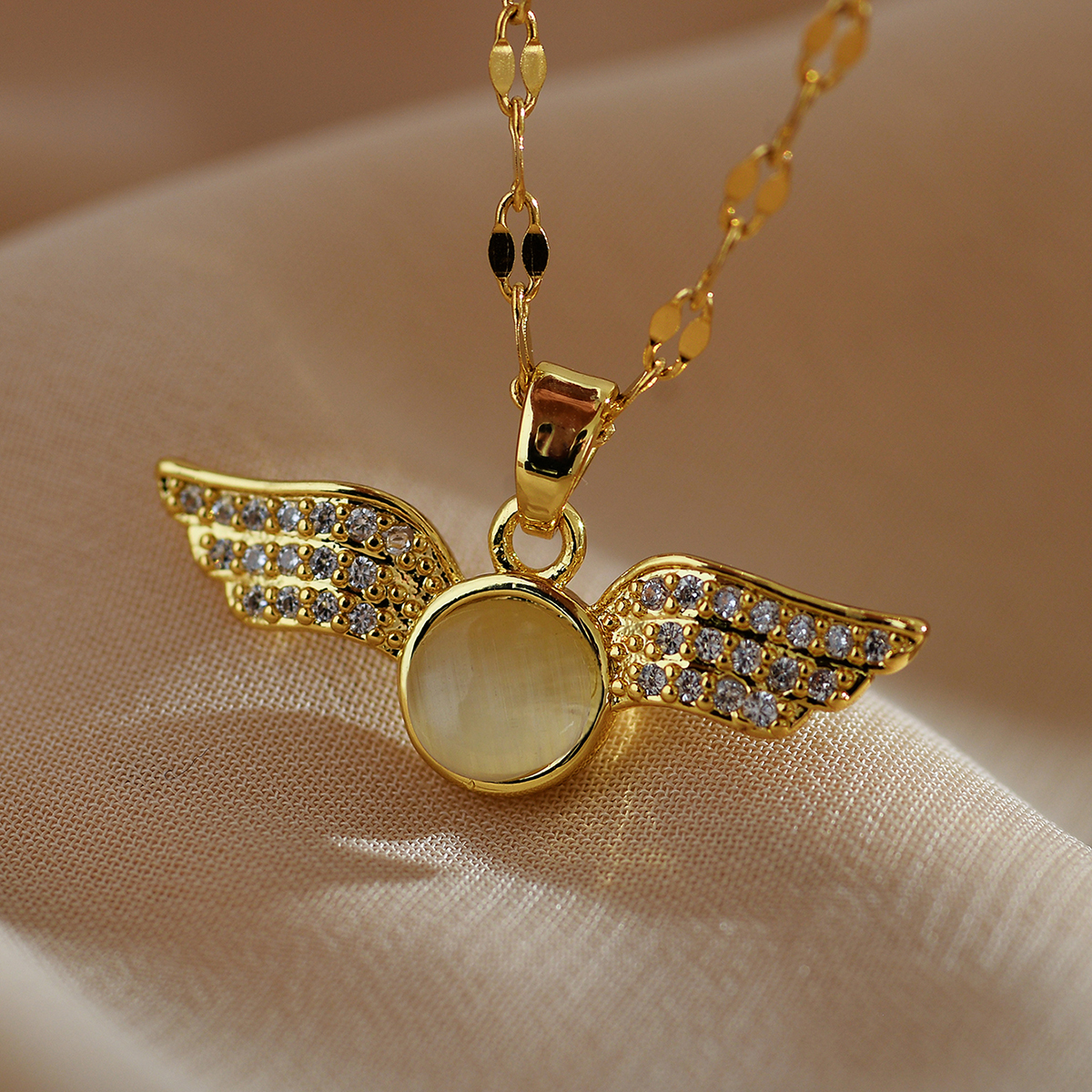 Retro Wings Titanium Steel Copper Plating Inlay Zircon Gold Plated Pendant Necklace display picture 1