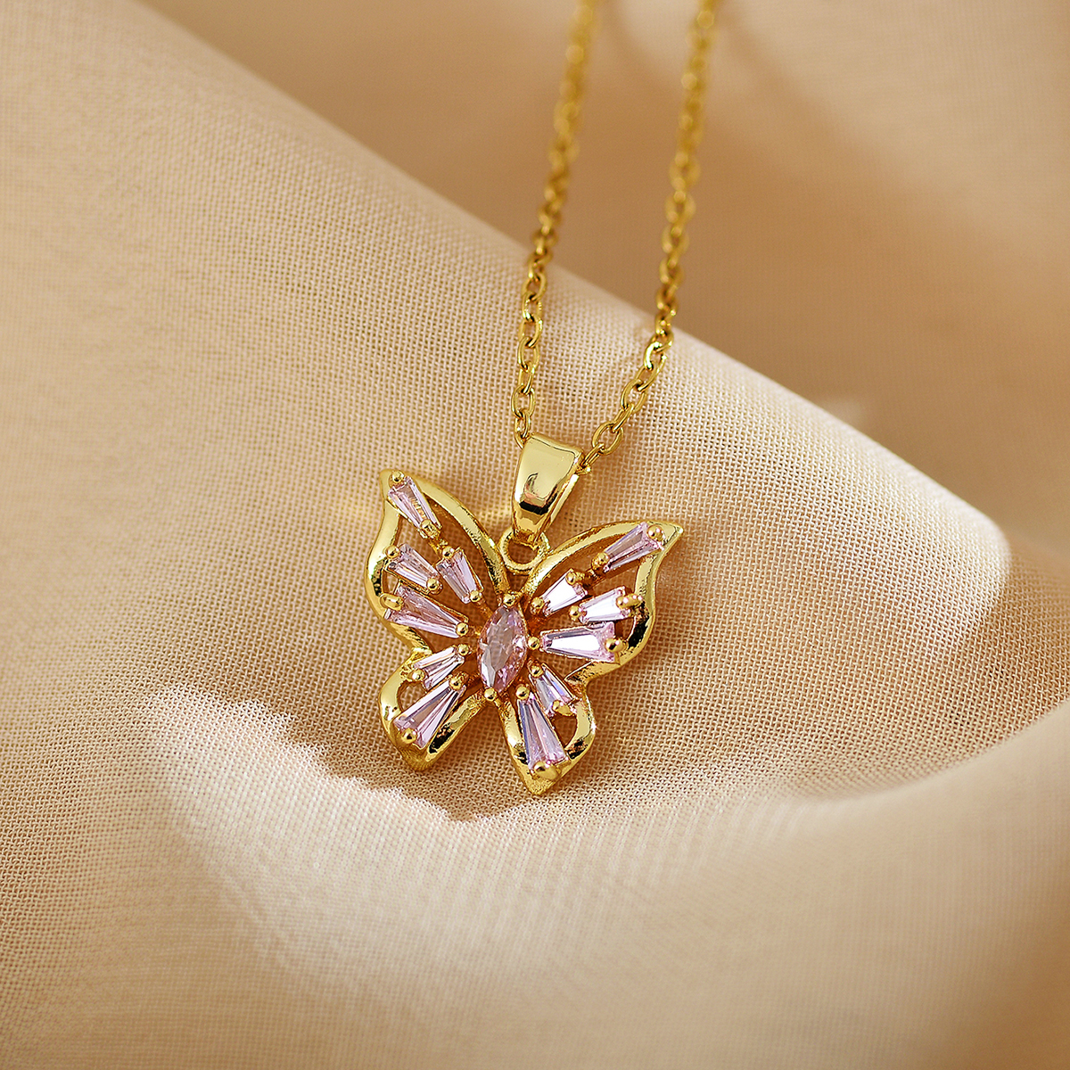 Sweet Simple Style Butterfly Copper Inlay Zircon Pendant Necklace display picture 3