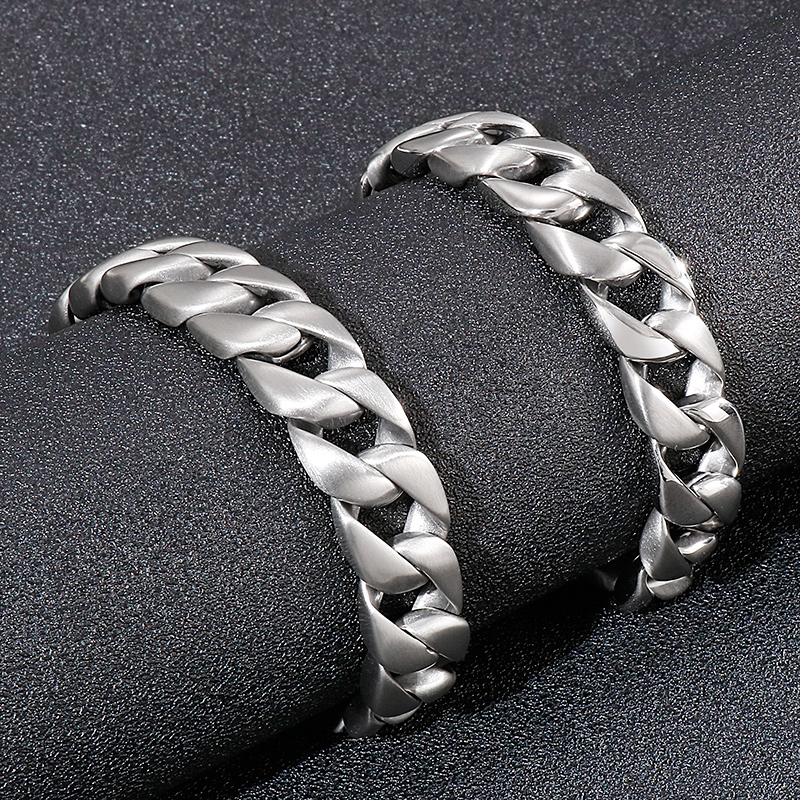 Hip-hop Punk Solid Color Titanium Steel Men's Bracelets display picture 4