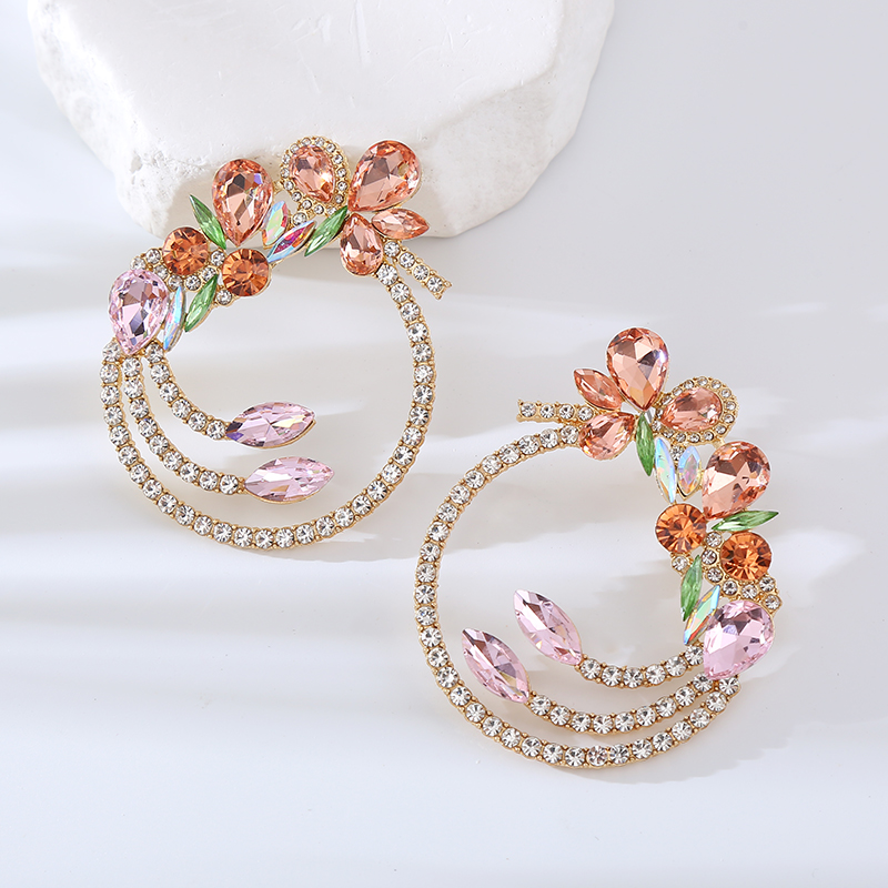 1 Pair Luxurious Lady Geometric Inlay Alloy Rhinestones Earrings display picture 7