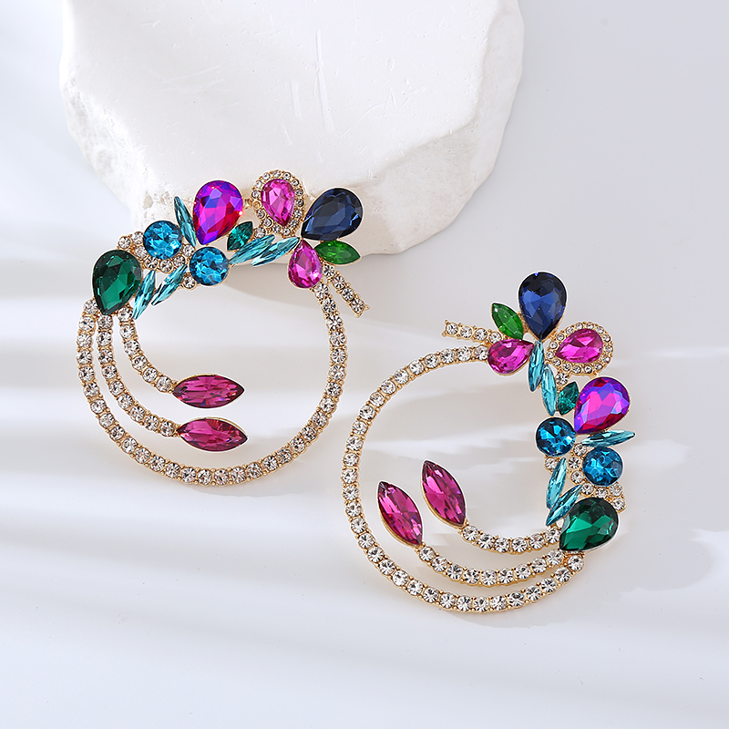 1 Pair Luxurious Lady Geometric Inlay Alloy Rhinestones Earrings display picture 9
