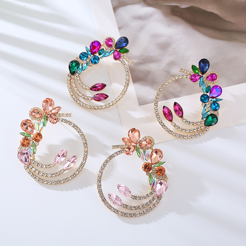 1 Pair Luxurious Lady Geometric Inlay Alloy Rhinestones Earrings display picture 3