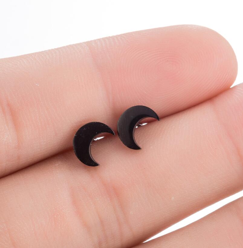 1 Pair Cute Simple Style Classic Style Moon Stainless Steel 18k Gold Plated Ear Studs display picture 3