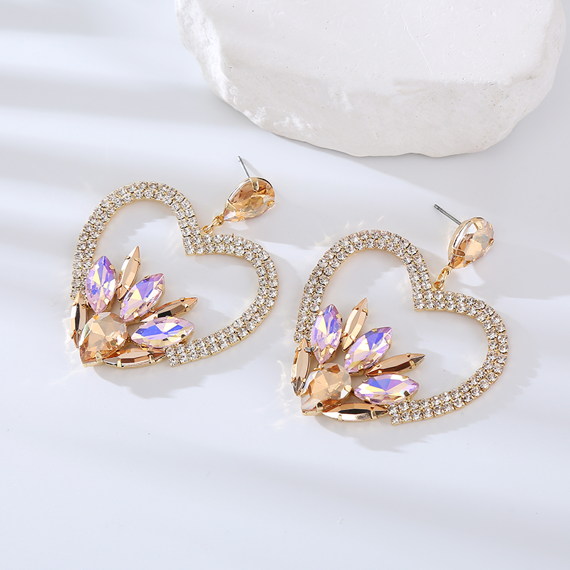 1 Pair Lady Classic Style Heart Shape Inlay Alloy Rhinestones Drop Earrings display picture 5