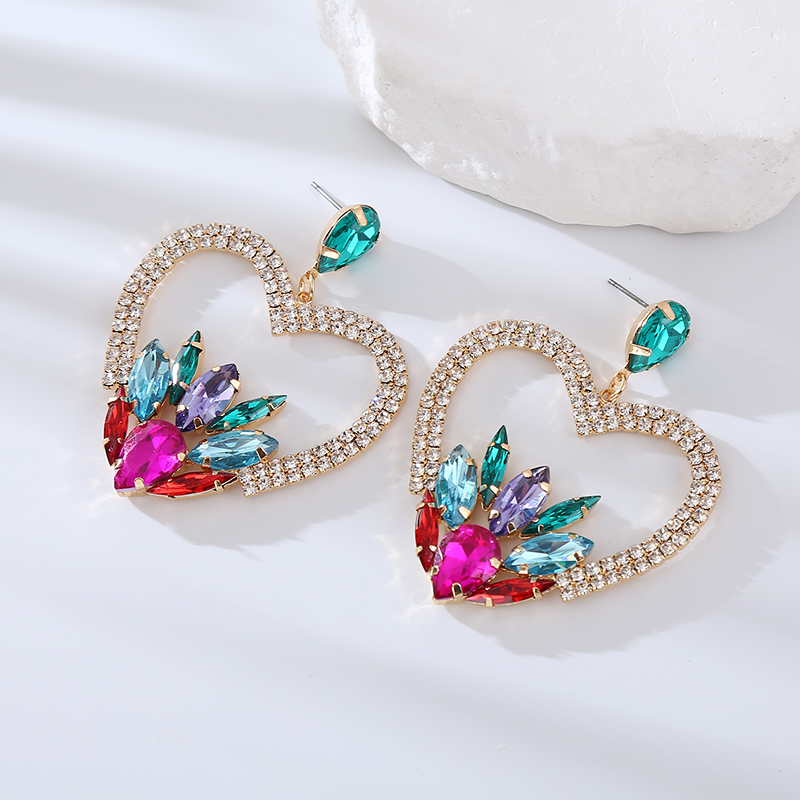 1 Pair Lady Classic Style Heart Shape Inlay Alloy Rhinestones Drop Earrings display picture 4