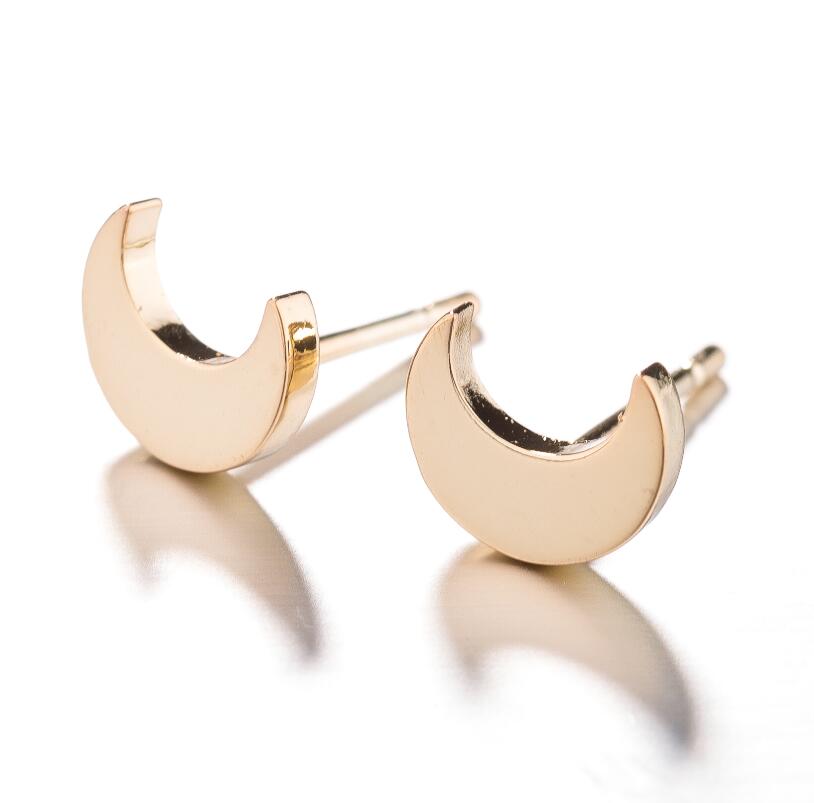 1 Pair Cute Simple Style Classic Style Moon Stainless Steel 18k Gold Plated Ear Studs display picture 5