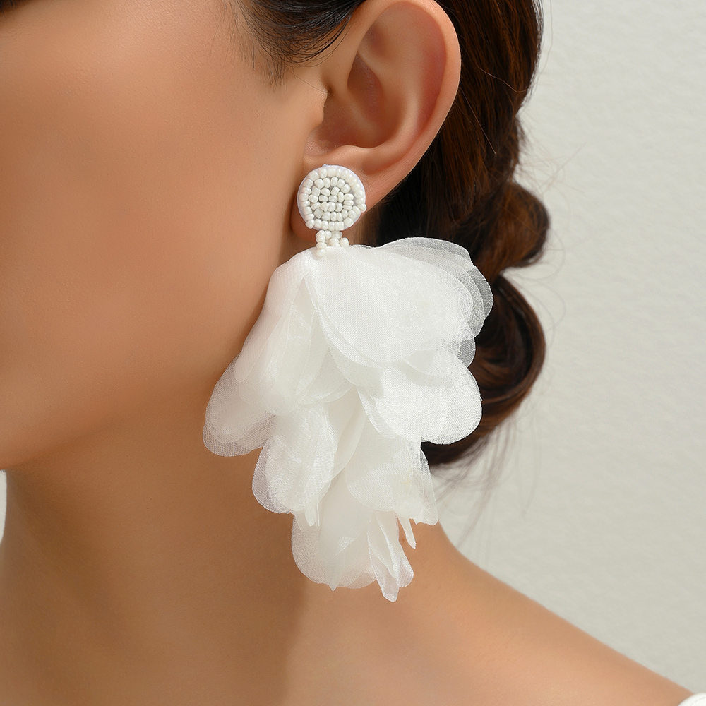 1 Pair Elegant Bohemian Petal Yarn Silk Zinc Alloy Dangling Earrings display picture 4