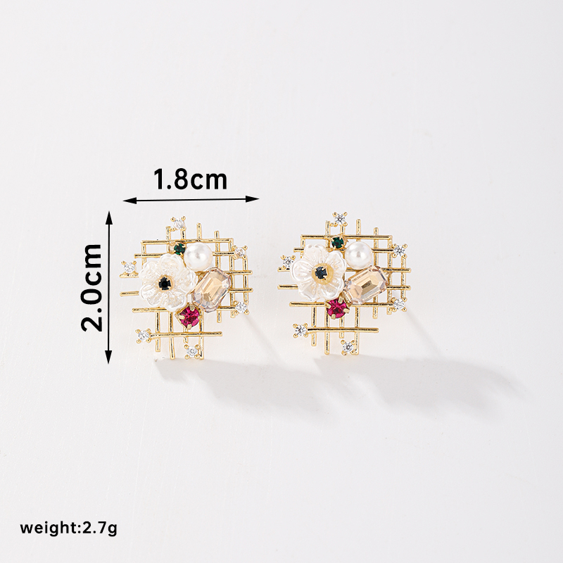 1 Pair Basic Flower Plating Inlay Copper Crystal Zircon 18k Gold Plated Ear Studs display picture 1