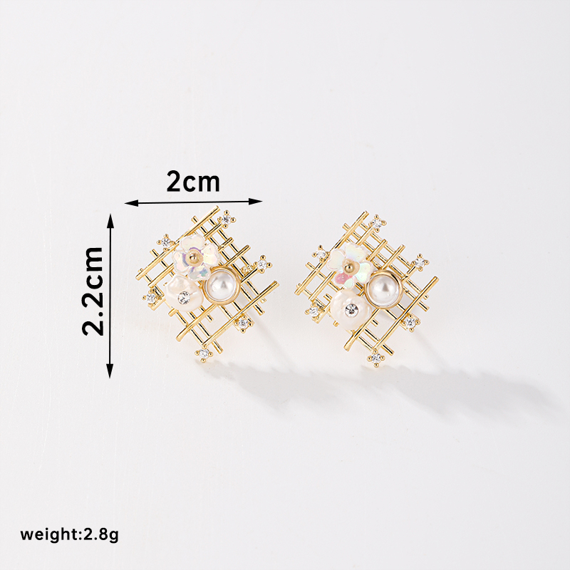 1 Pair Basic Flower Plating Inlay Copper Crystal Zircon 18k Gold Plated Ear Studs display picture 6