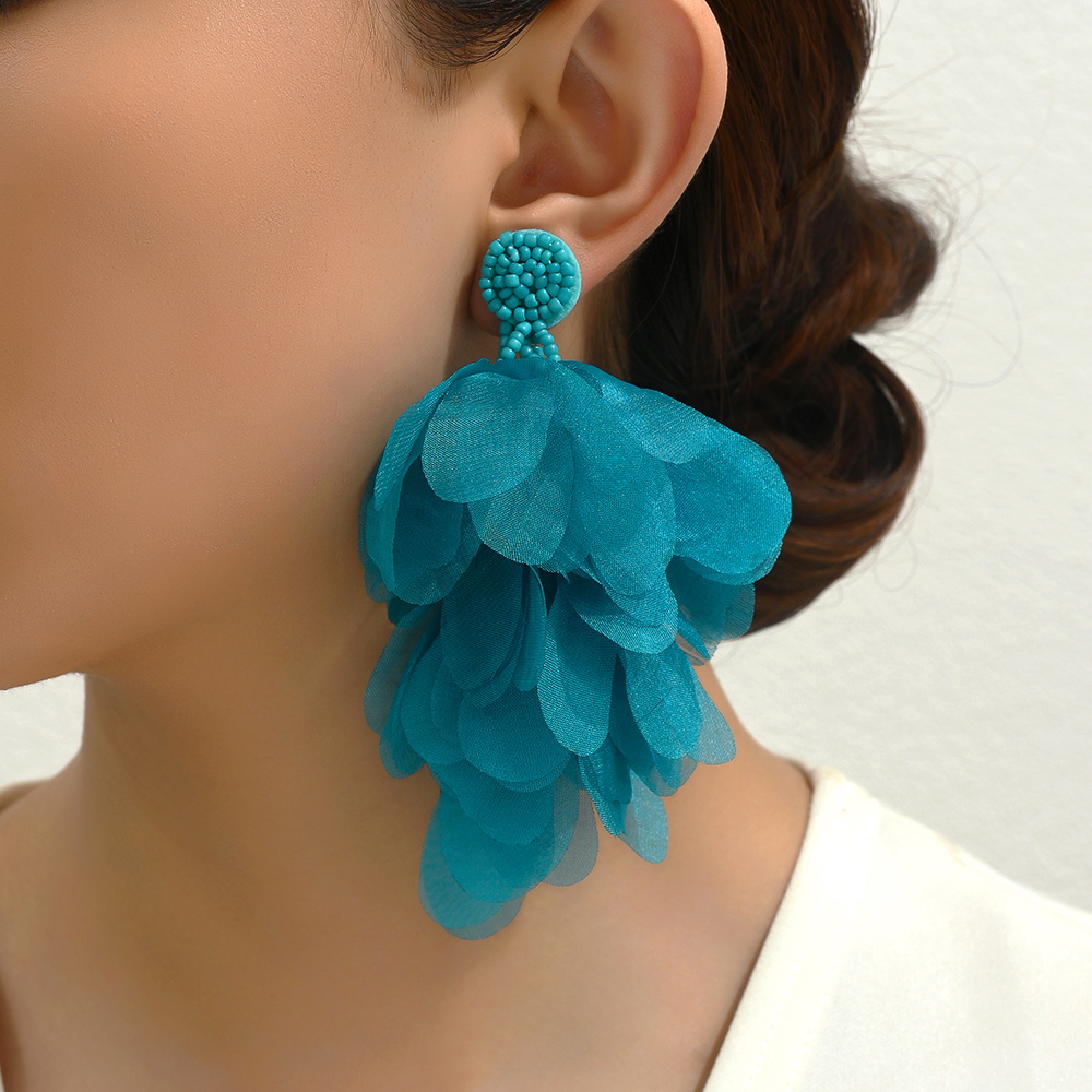 1 Pair Elegant Bohemian Petal Yarn Silk Zinc Alloy Dangling Earrings display picture 10