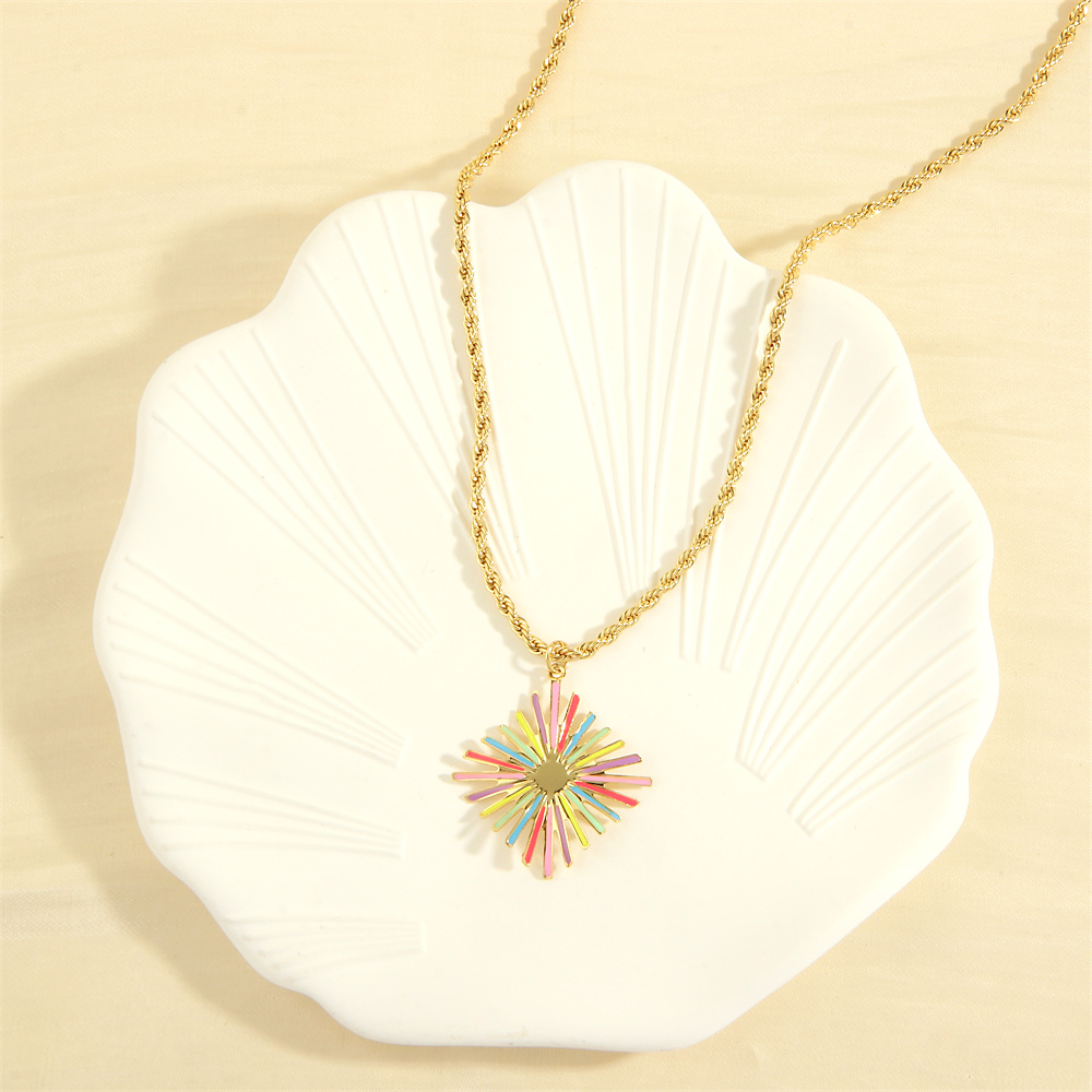Simple Style Artistic Flower Copper 18k Gold Plated Pendant Necklace In Bulk display picture 4