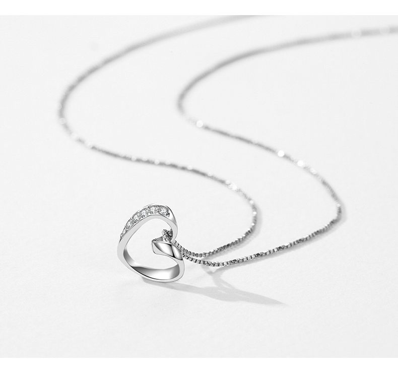 Elegant Glam Heart Shape Sterling Silver Plating Zircon Rhodium Plated Pendant Necklace display picture 7