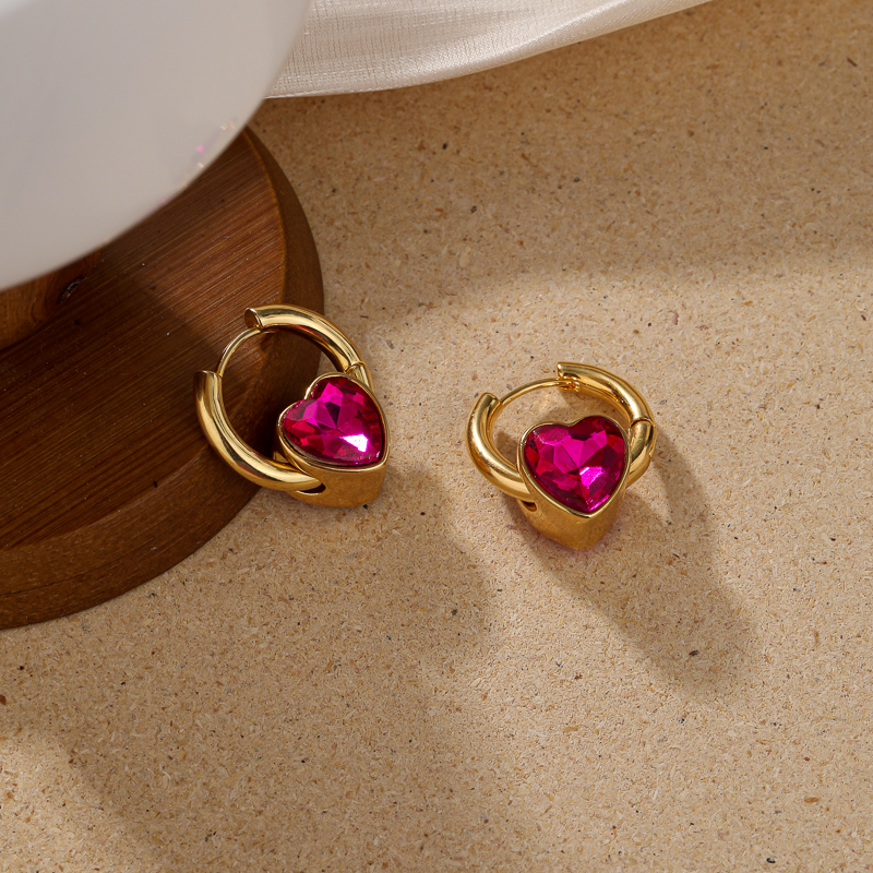 1 Paar Elegant Römischer Stil Herzform Überzug Inlay Kupfer Glas 18 Karat Vergoldet Ohrringe display picture 2