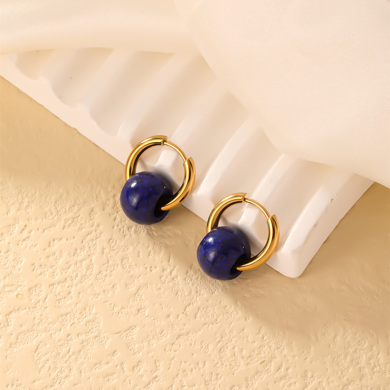 1 Pair Casual Simple Style Round Plating 304 Stainless Steel Natural Stone K Gold Plated Earrings display picture 1