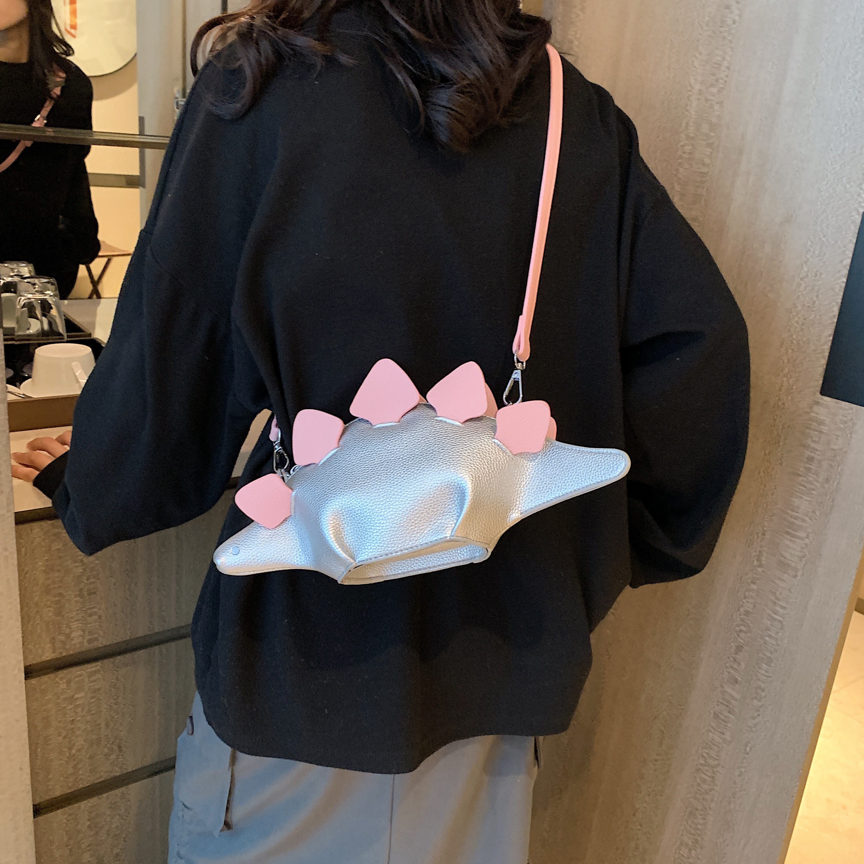 Women's Pu Leather Cartoon Streetwear Sewing Thread Zipper Shoulder Bag Crossbody Bag display picture 6