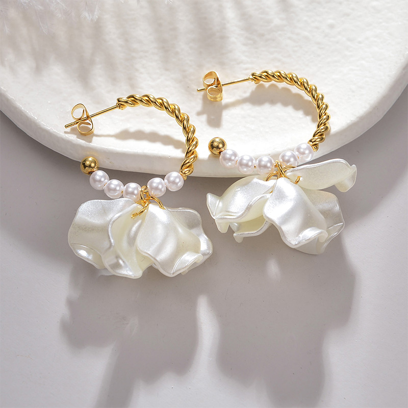 1 Pair Lady Flower Plating Other Metal Parts 304 Stainless Steel Steel Ball 201 Stainless Steel Acrylic Imitation Pearl, Imitation Petals 18K Gold Plated Drop Earrings display picture 2