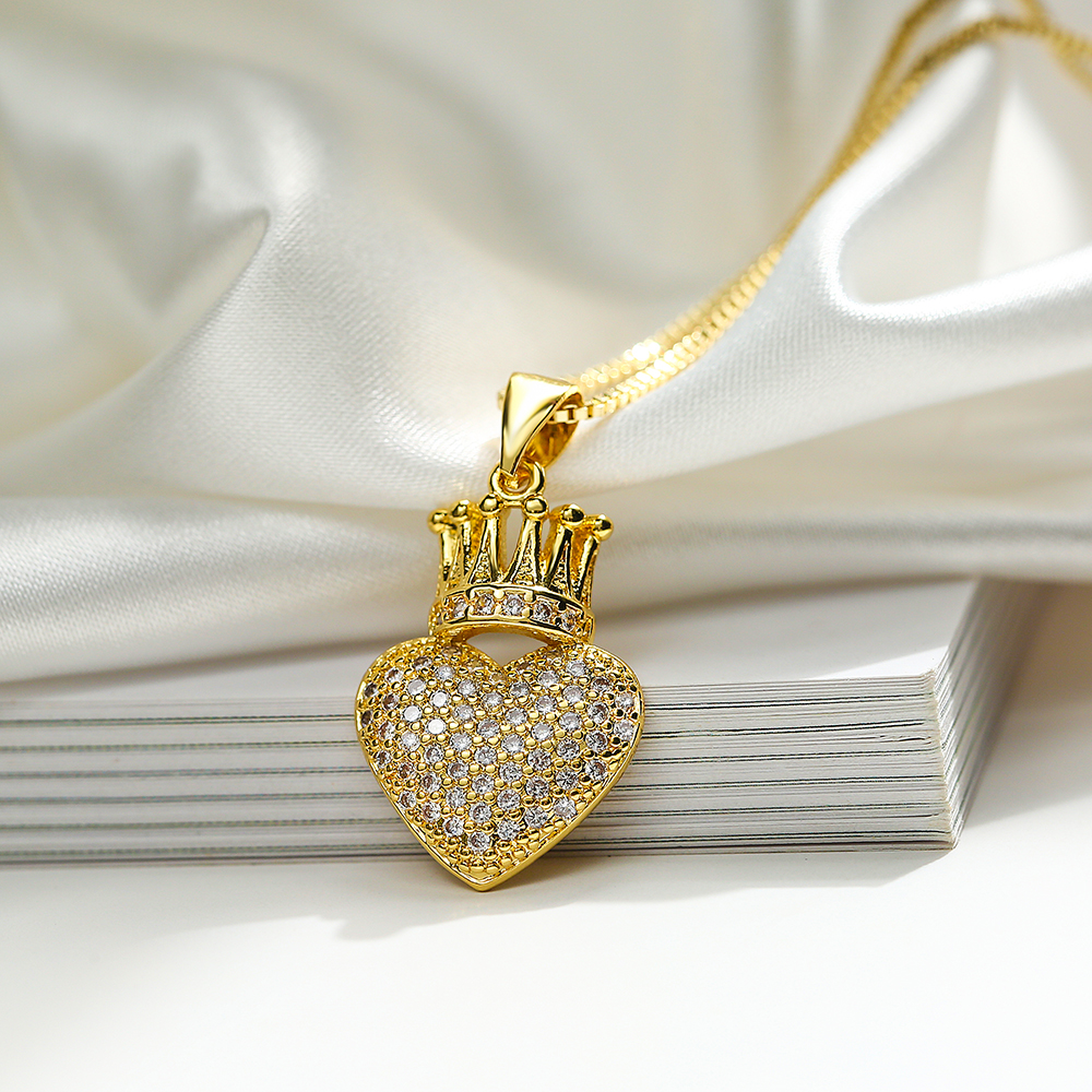 Elegant Simple Style Heart Shape Crown Copper 18k Gold Plated Zircon Pendant Necklace In Bulk display picture 4