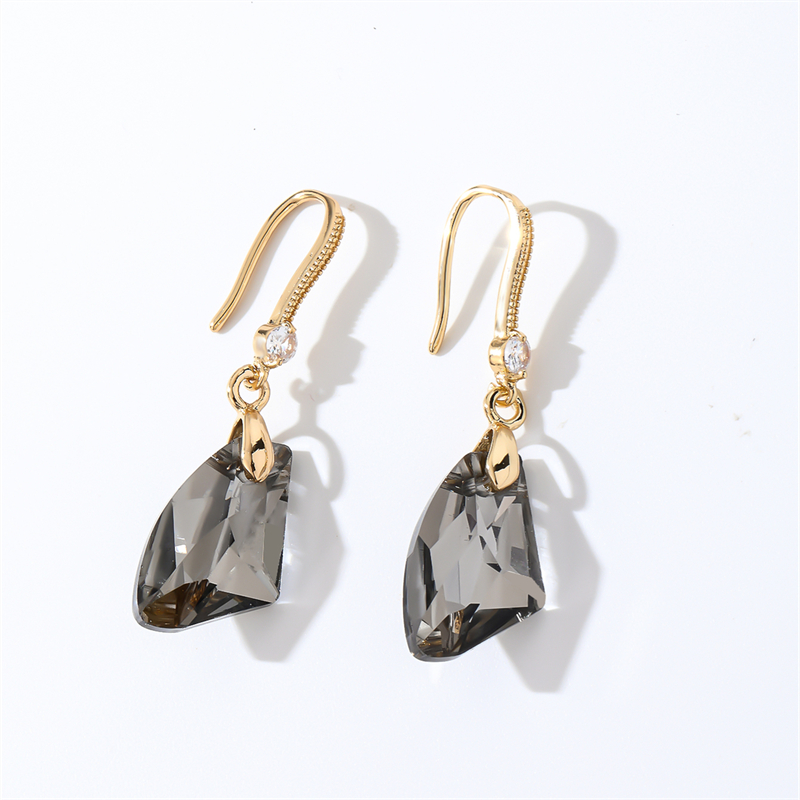 1 Pair Casual Elegant Modern Style Geometric Heart Shape Flower Copper Zircon Gold Plated Drop Earrings display picture 15