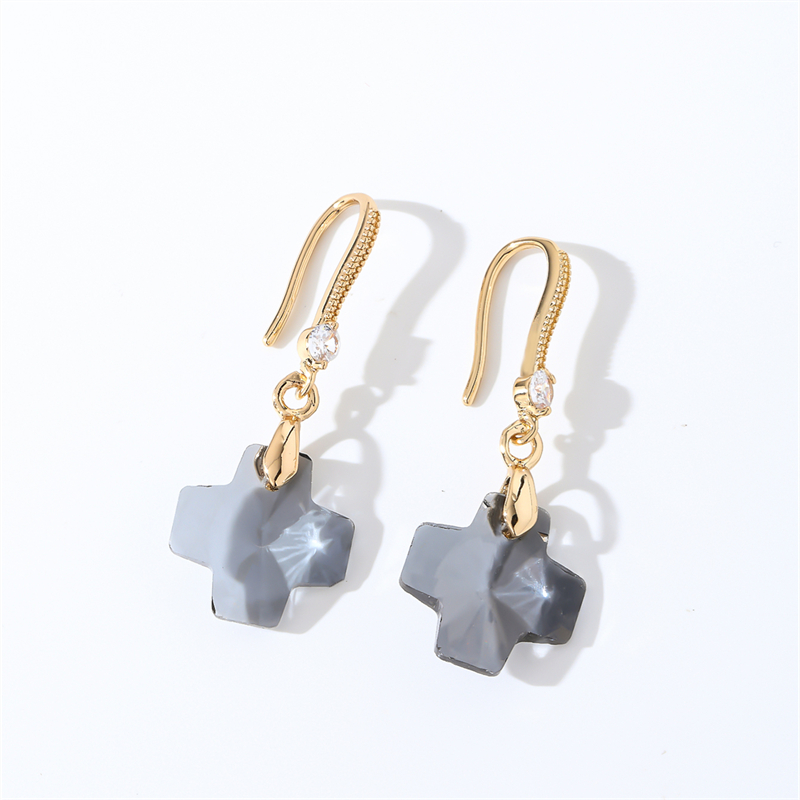 1 Pair Casual Elegant Modern Style Geometric Heart Shape Flower Copper Zircon Gold Plated Drop Earrings display picture 14