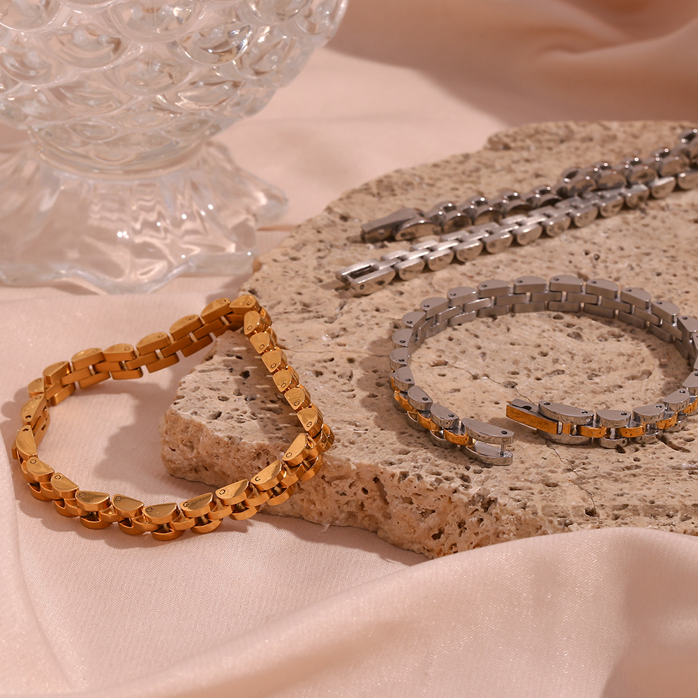 Einfacher Stil Klassischer Stil Geometrisch Rostfreier Stahl Überzug 18 Karat Vergoldet Armbänder Halskette display picture 12