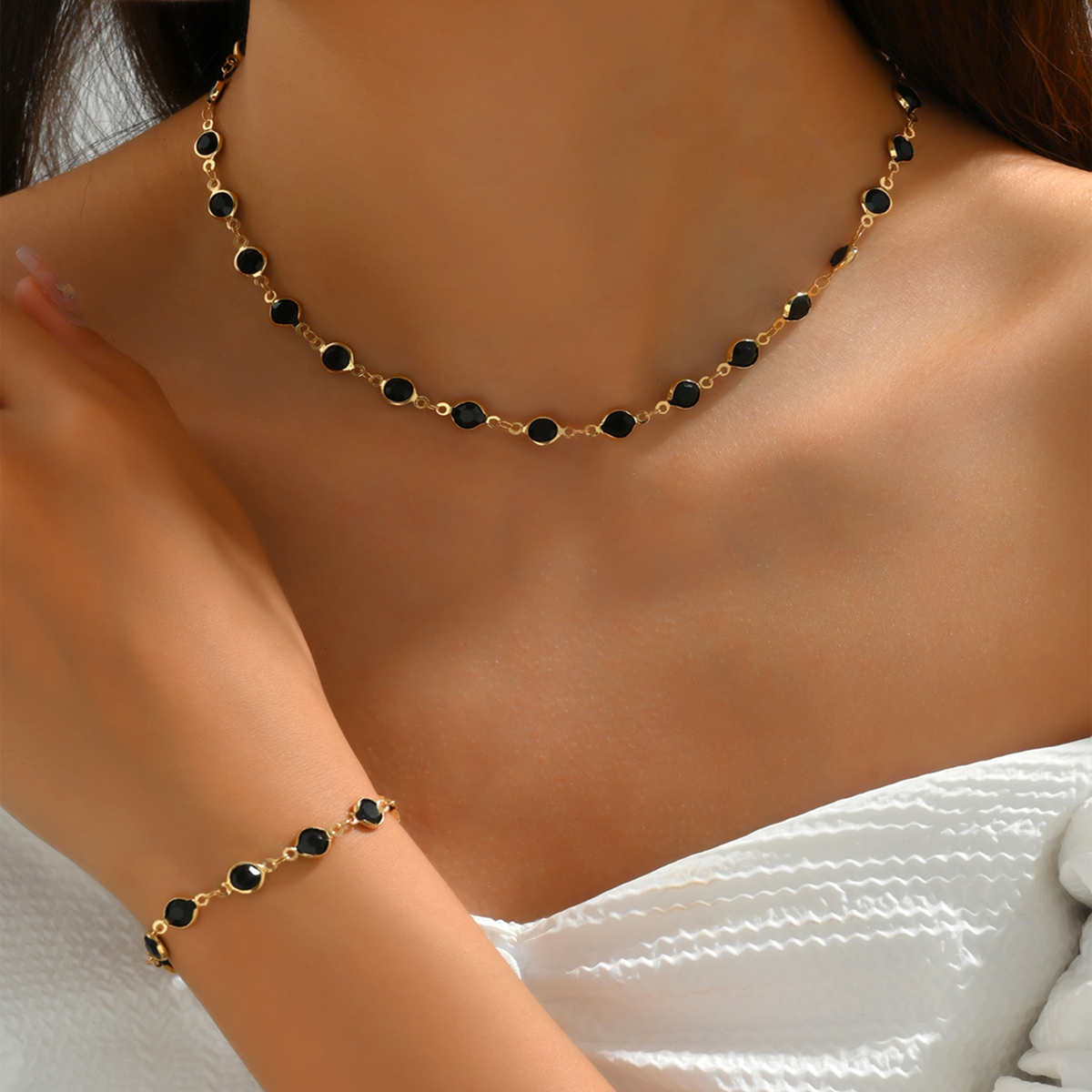 Wholesale Jewelry Simple Style Round Alloy Rhinestones Inlay Bracelets Necklace display picture 1