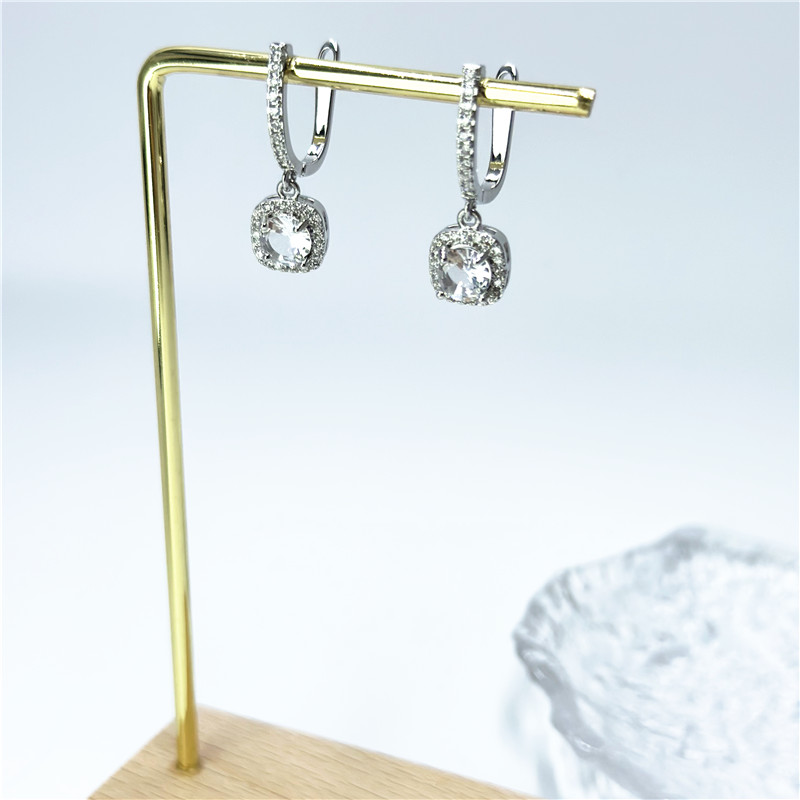 1 Pair Elegant Classic Style Square Inlay Alloy Zircon Drop Earrings display picture 1
