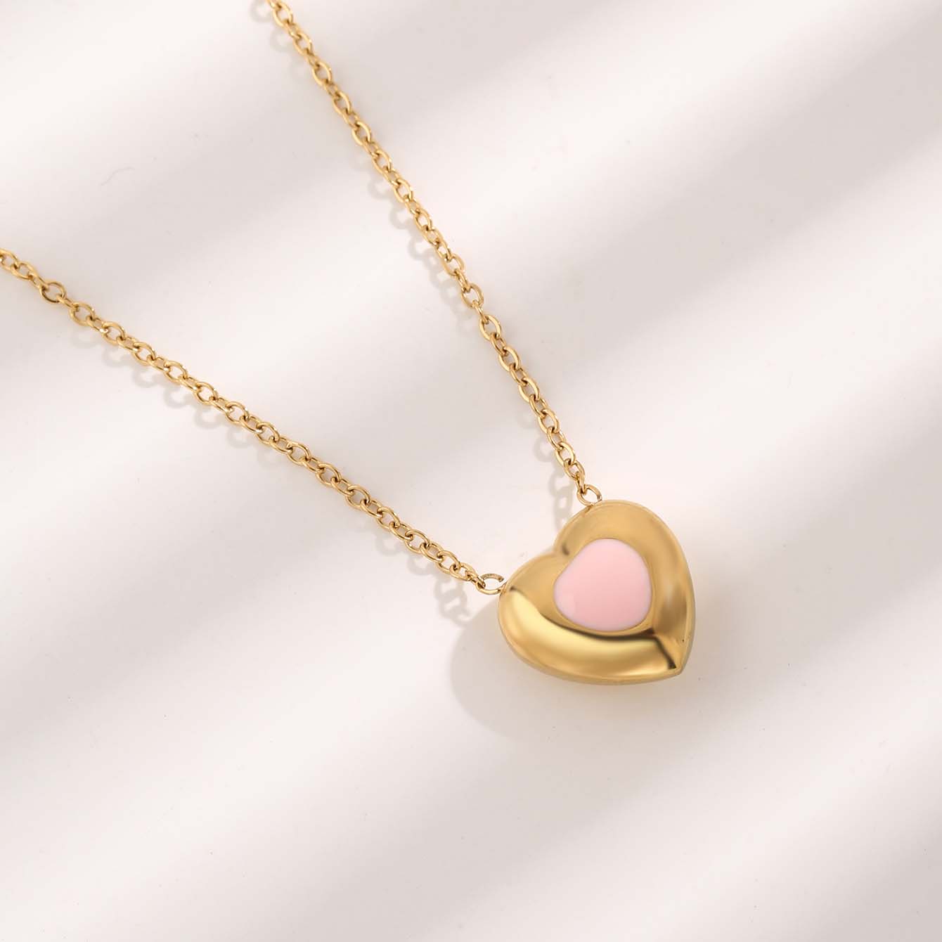 Elegant Glam Simple Style Heart Shape Titanium Steel Epoxy Plating Inlay Resin Zircon Gold Plated Pendant Necklace display picture 5