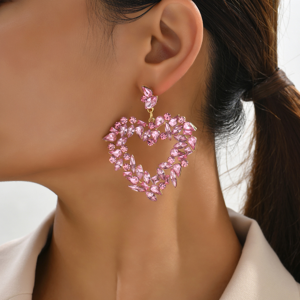 1 Pair Luxurious Heart Shape Hollow Out Inlay Zinc Alloy Rhinestones Dangling Earrings display picture 4