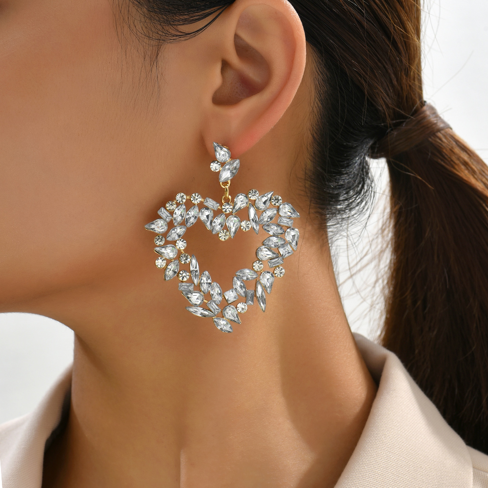 1 Pair Luxurious Heart Shape Hollow Out Inlay Zinc Alloy Rhinestones Dangling Earrings display picture 5
