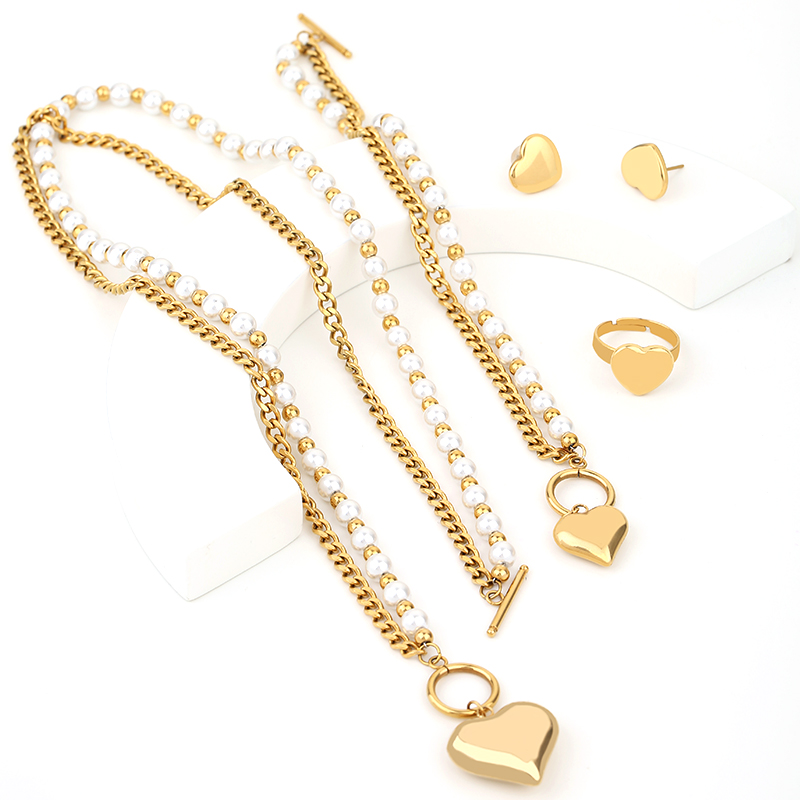 Großhandel Retro Römischer Stil Herzform Titan Stahl Ringe Ohrringe Halskette display picture 10