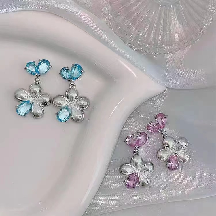 1 Pair Elegant Lady Flower Alloy Drop Earrings display picture 1