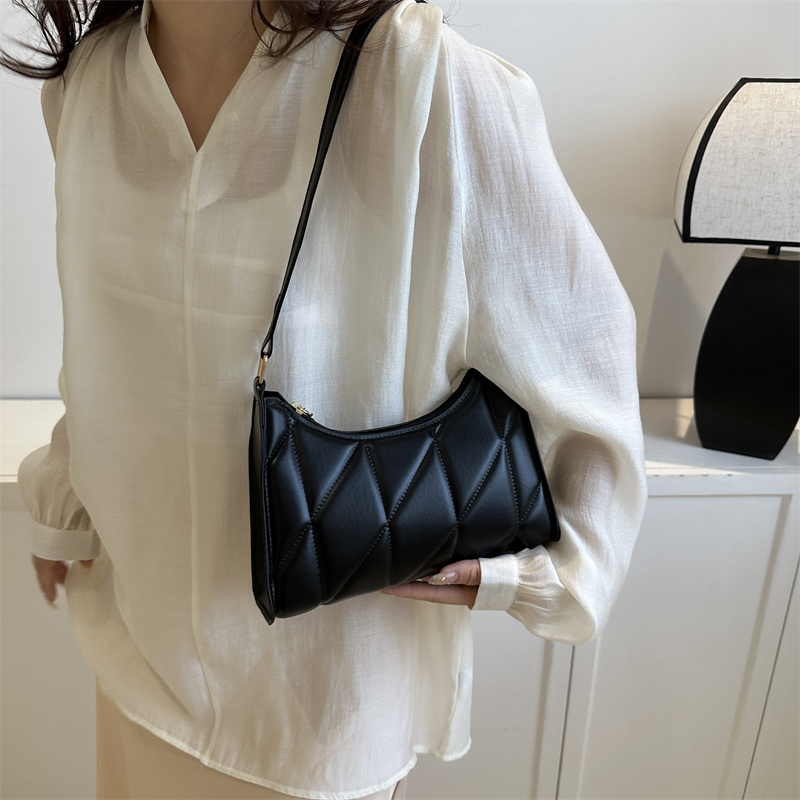 Women's All Seasons Pu Leather Elegant Basic Shoulder Bag Underarm Bag display picture 4