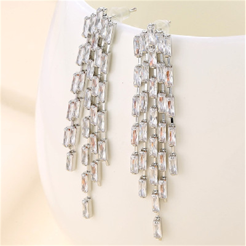 1 Pair Lady Simple Style Tassel Plating Inlay Copper Zircon Rhodium Plated Drop Earrings display picture 3