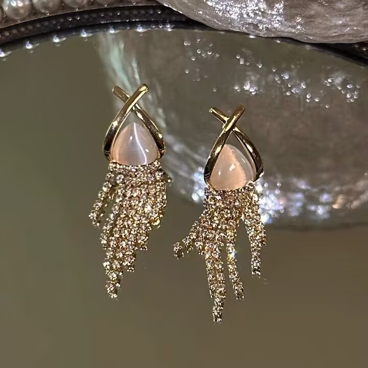 1 Pair Ig Style Korean Style Geometric Tassel Inlay Alloy Artificial Rhinestones Opal Drop Earrings display picture 2