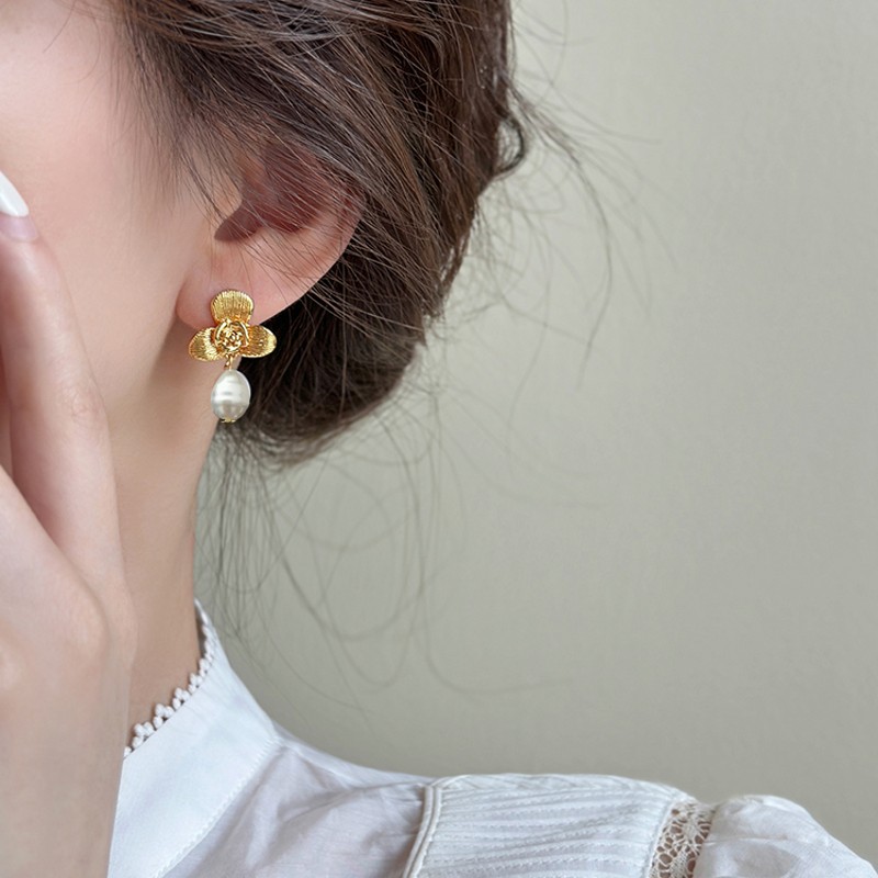 1 Pair Elegant Lady Korean Style Flower Alloy Drop Earrings display picture 4