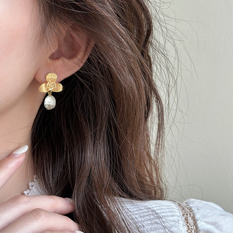 1 Pair Elegant Lady Korean Style Flower Alloy Drop Earrings display picture 6