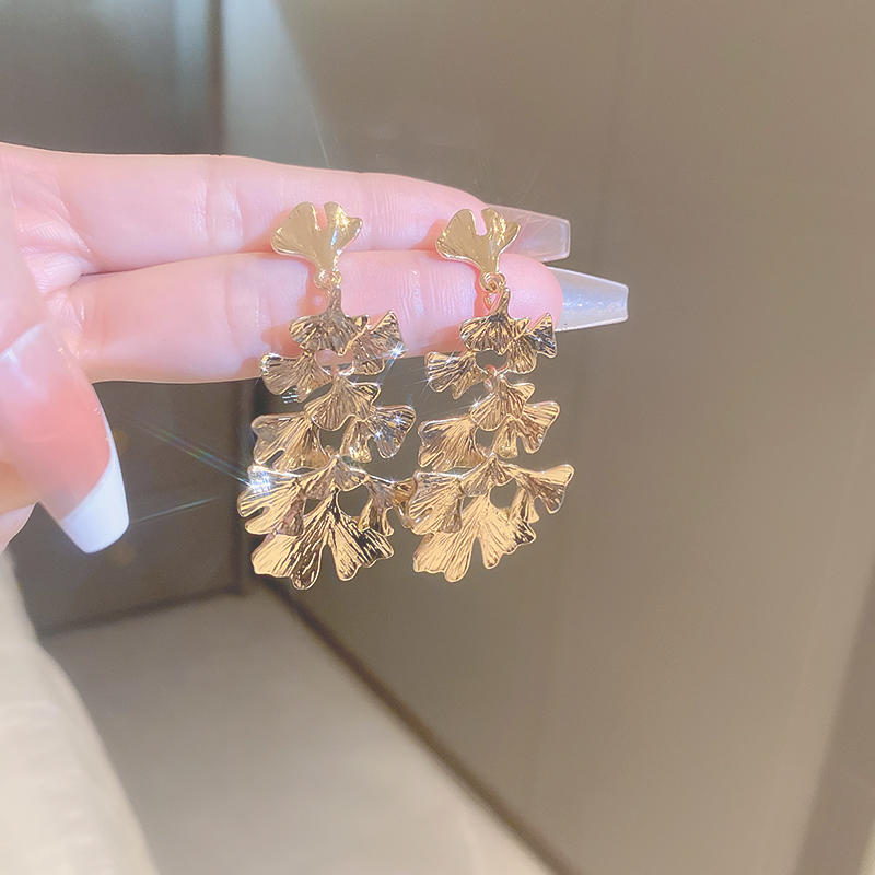 1 Pair Elegant Korean Style Flower Alloy Drop Earrings display picture 3
