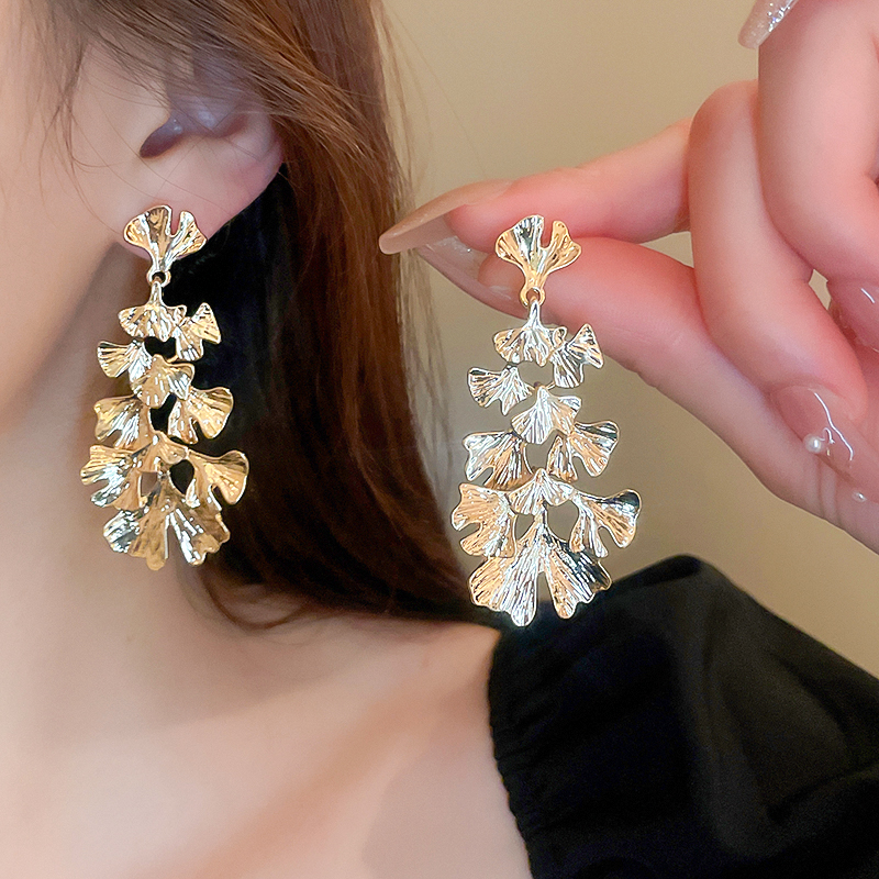 1 Pair Elegant Korean Style Flower Alloy Drop Earrings display picture 2