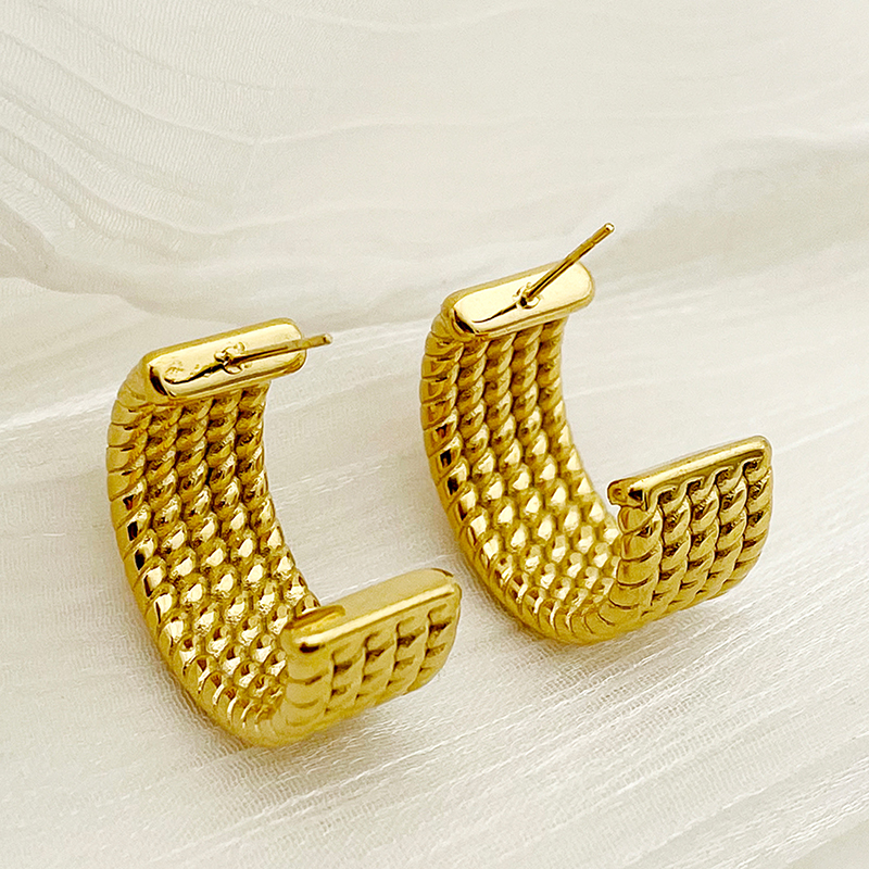 1 Pair Elegant Vintage Style Luxurious C Shape Polishing Plating 304 Stainless Steel 14K Gold Plated Ear Studs display picture 2