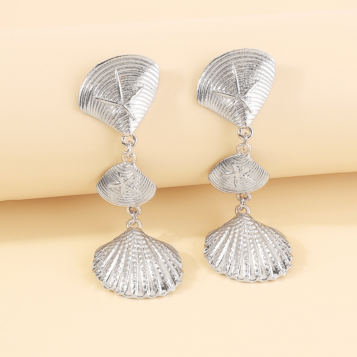 1 Pair Hawaiian Beach Tropical Shell Irregular Tassel Metal Alloy Drop Earrings display picture 14